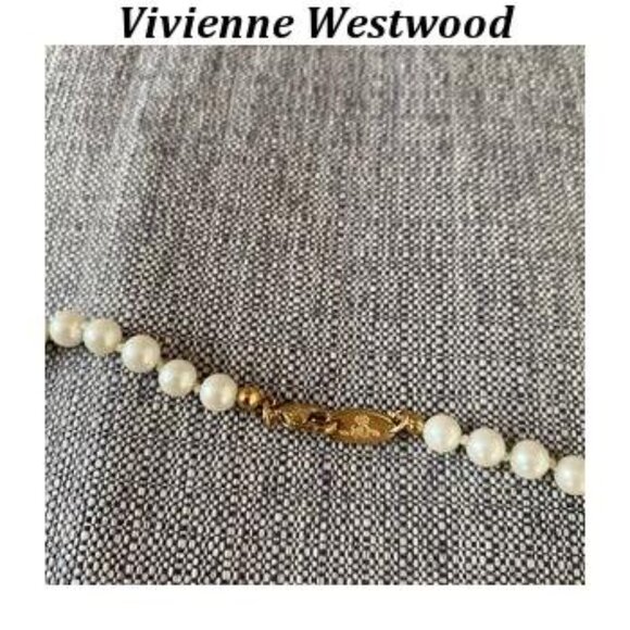 Vivienne Westwood gold and white pearl necklace - Picture 4 of 4